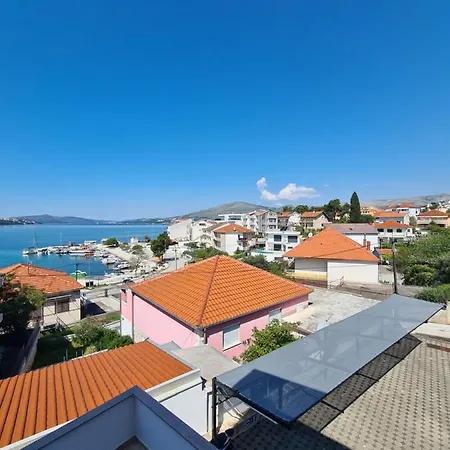 Modern Near The Sea-mise Apartment