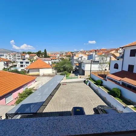 Modern Near The Sea-mise