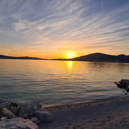 Apartment Modern Near The Sea-mise Trogir