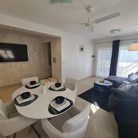 Apartment Modern Near The Sea-mise Trogir