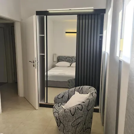 Modern Near The Sea-mise