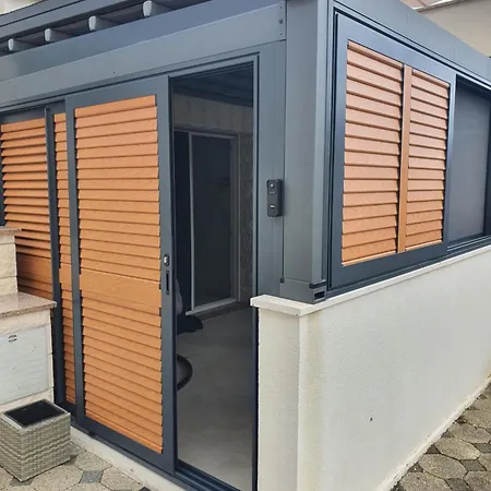 Modern Near The Sea-mise *